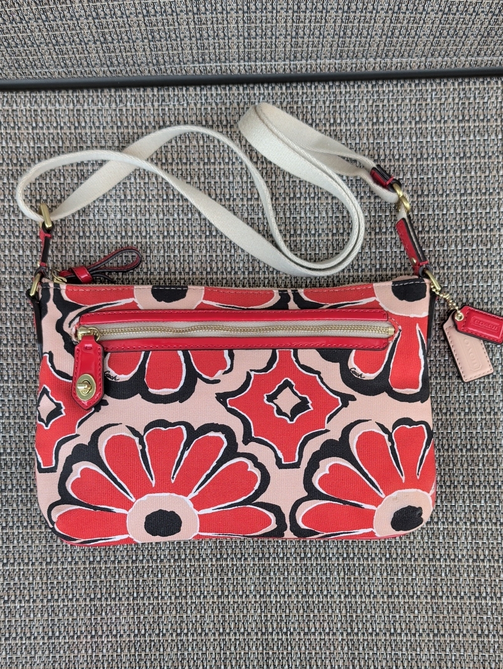 Coach Poppy Floral Scarf East West Swingback Crossbody (49769)